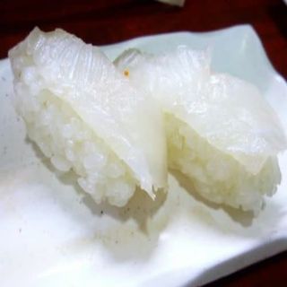 Nigiri De Pez Mantequilla Y Trufas (2 Pzs.)