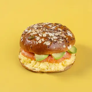 ScramburgerwithSalmon - 511 Kcal