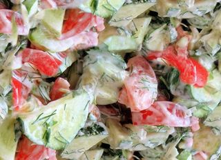 კიტრი-პომიდვრის სალათი მაიონეზით და ყველით