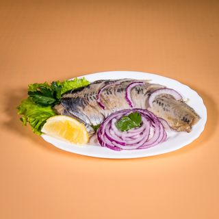 Оселедець з цибулею (150 г)