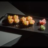 Sushi calientes con salmon