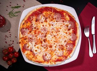 Meniu Combo Pizza Salami + sos de rosii