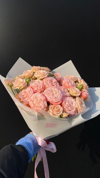 Flowers In Tbilisi - Spray Rose 