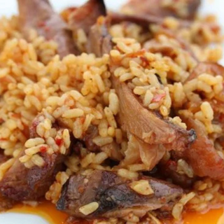 PAELLA DE POLLO Y LONGANIZAS