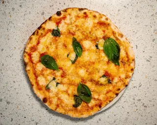 Provola, pepe e zeste di limone