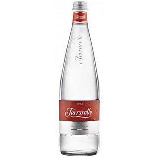 Woda Ferrarelle gazowana 0,2l