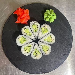 Ռոլլ վարունգով