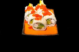 Uramaki paluszek krabowy z tobiko 8szt