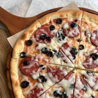 Піца Салямі (30см/500г)