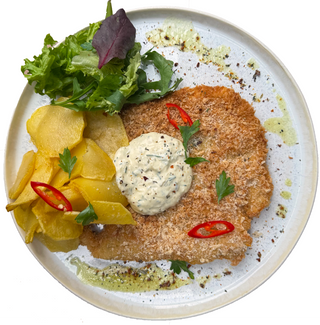 Шніцель з індички з картоплею та соусом тар тар