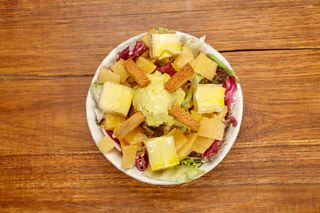 Ensalada de surtido de quesos