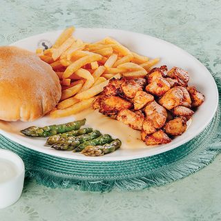 Shoarma ze szparagami i sosem serowym