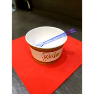 Coppetta e cucchiaino