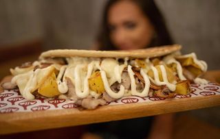 Piadina patate Ailò, salsiccia Romagnola,