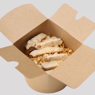 Лапша з курячим філе (300г)