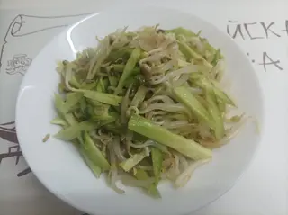3. Салата от соеви кълнове Тоя (300гр)