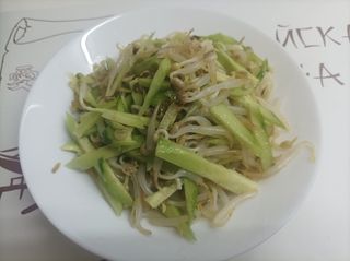 3. Салата от соеви кълнове Тоя (300гр)