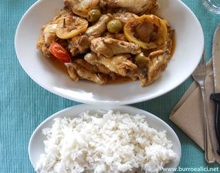 26. Ali di pollo saltate piccanti con riso bianco