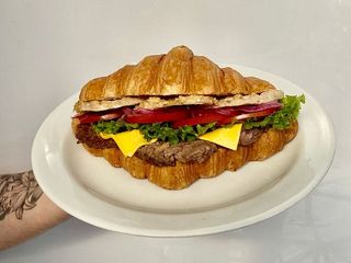 Круасан М'ясний