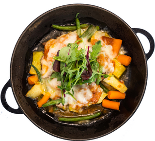 Пательня з індичкою та бланшированими овочами