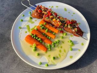 Шашличок з сому з молодою морквою (320g)