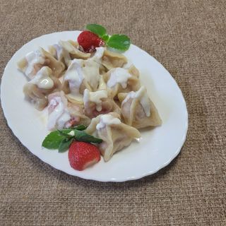 Pierogi z truskawka 10szt.