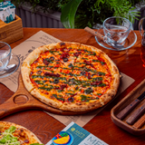 Пицца с куриной грудкой и подкопченным цыпленком классическая (30 см.)