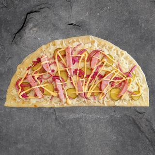 Naleśnik z szynką i serem