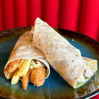 Tortilla z frytkami i kurczakiem