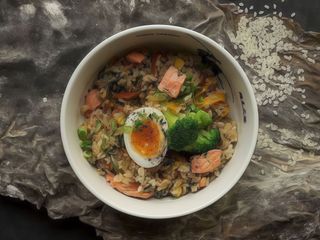 Рис з лососем (450g)