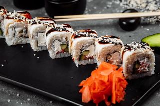 Рол Філадельфія з вугрем (220г)