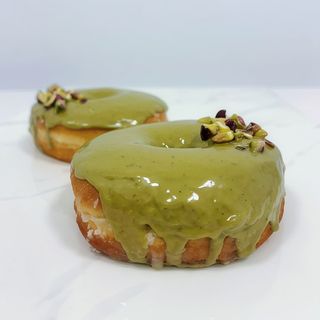 Donut Bañado De Crema De Pistacho