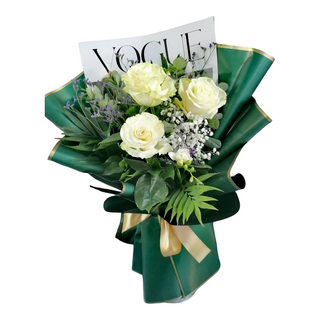 Buket sa belim ružama