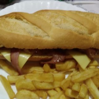 Bocata De Bacon Con Pimiento Y Queso (XXL Barra)