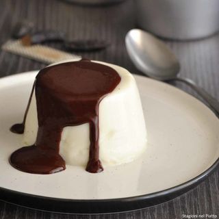 Panna cotta homemade variegata al cioccolato    