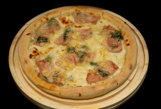 Pizza Quattro Formaggi cu bacon