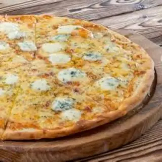 Pizza 4 Quesos (Mediana)