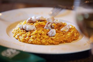 Risotto al curry con pollo