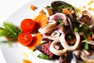 Salata sa plodovima mora