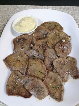 Телешки език в масло (200гр)