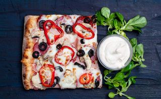 Pizza la felie Quattro Stagioni