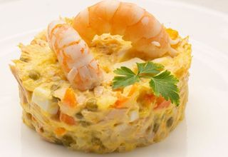 Ensaladilla rusa con langostinos