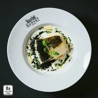 Bacalhau Confitado, Areia de Azeitona, Natas Infusionadas com Poejo
