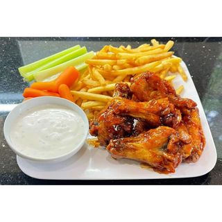 Chicken Wings (6) With Chips Medium