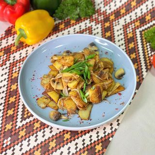 Жареный картофель с грибами