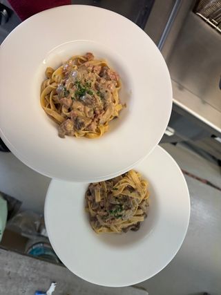 Tagliatelle con salsiccia di norcia e funghi porcini