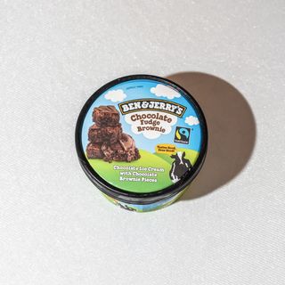 Helado chocolate fudge brownie