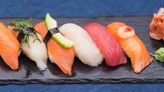 Nigiri Losos dimljeni kunsei sake
