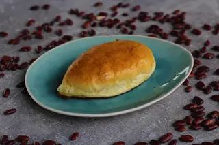Пирожок с капустой печеный (1 шт.)