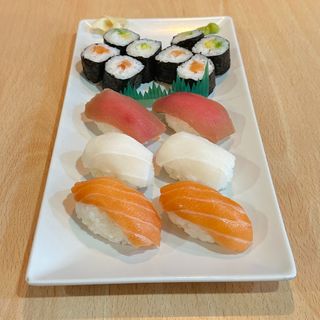 51. Sushi y Hoso Maki Variado